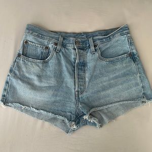 Levi’s 501 Original High Rise Women’s Short.